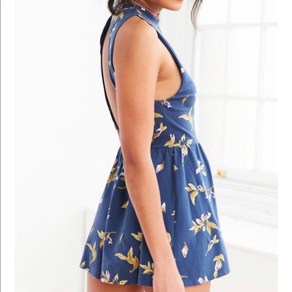 Urban outfitters navy floral skater dress - Picture 2 of 6